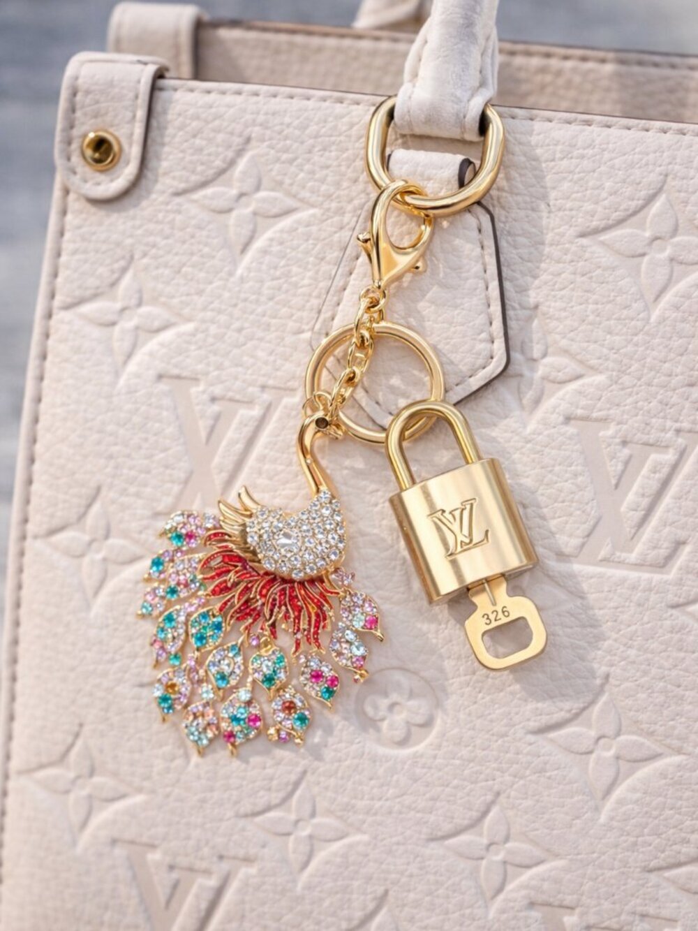 Louis Vuitton Gold Lock 🔑 Authentic LV Padlock + Bag Unbranded Peacock Charm - Picture 1 of 10